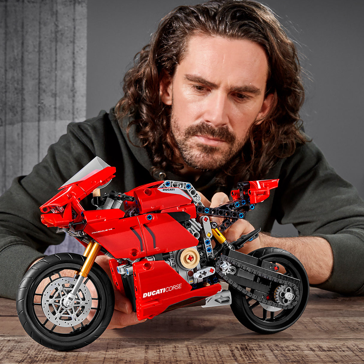 LEGO 42107 Technic Ducati Panigale V4 R, construction toy LEGO