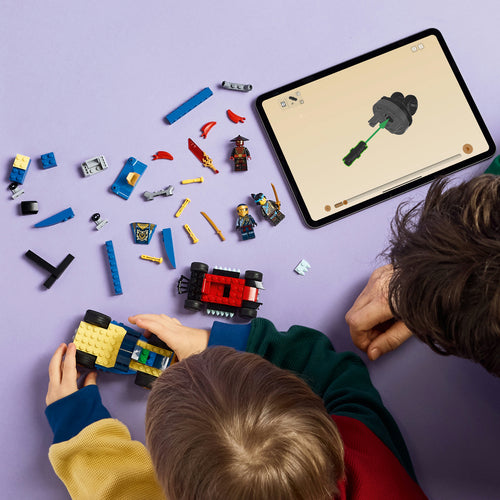 LEGO NINJAGO 71840 – Rogue mod Drix: Action-racerløb – klodser og LEGO Builder under opbygning