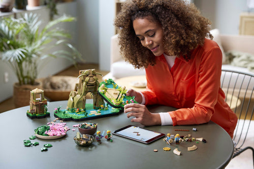 LEGO The Legend of Zelda 77092 – Deku-træet 2-i-1 – Deku-træet på et spisebord