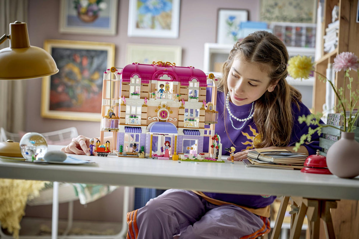 LEGO - LEGO Friends - Heartlake City Grand Hotel (42704) LEGO