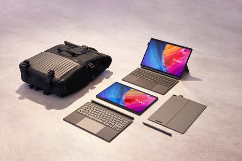 ASUS ProArt PP4600 sort rygsæk vist sammen med ProArt-computere og tilbehør, som ikke medfølger