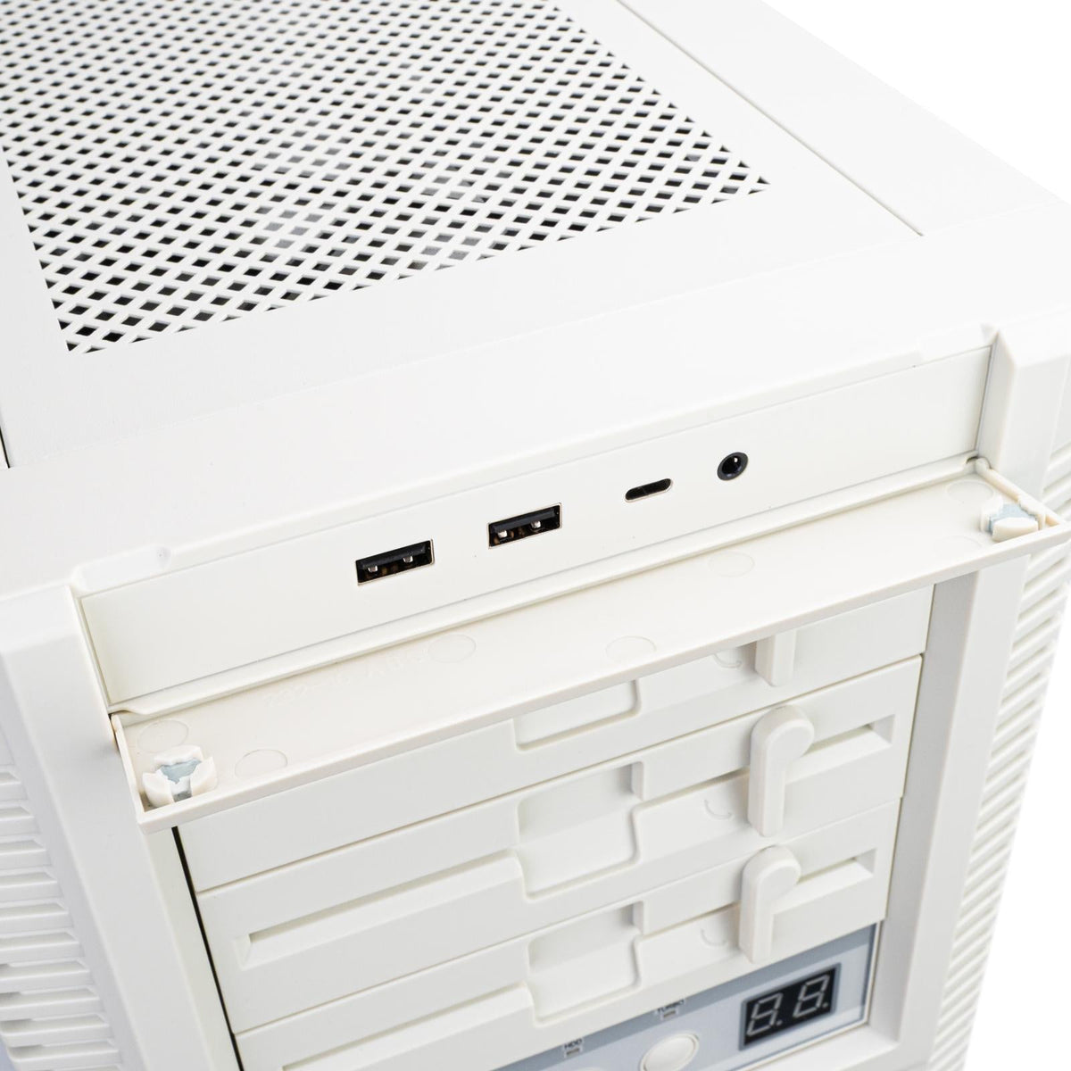 Silverstone FLP02 Retro-inspired tower chassis