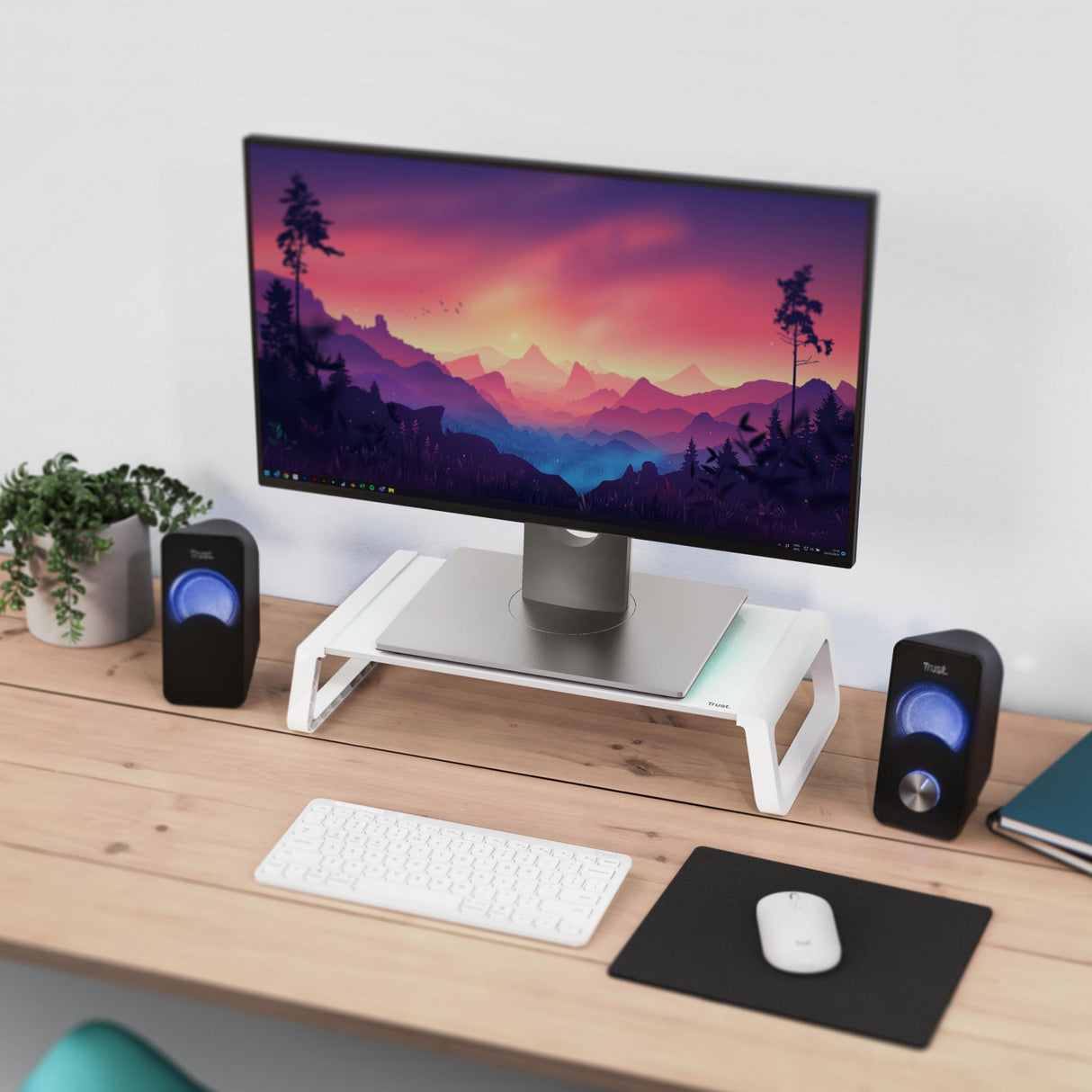 TRUST MONTA GLASS MONITOR STAND - HVID