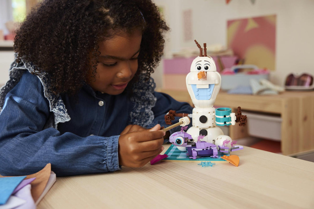 LEGO - Disney Princess - Olaf and Bruni's Picnic Fun (43287) LEGO