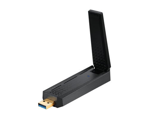 MSI AXE5400 set fra siden med antenne rejst