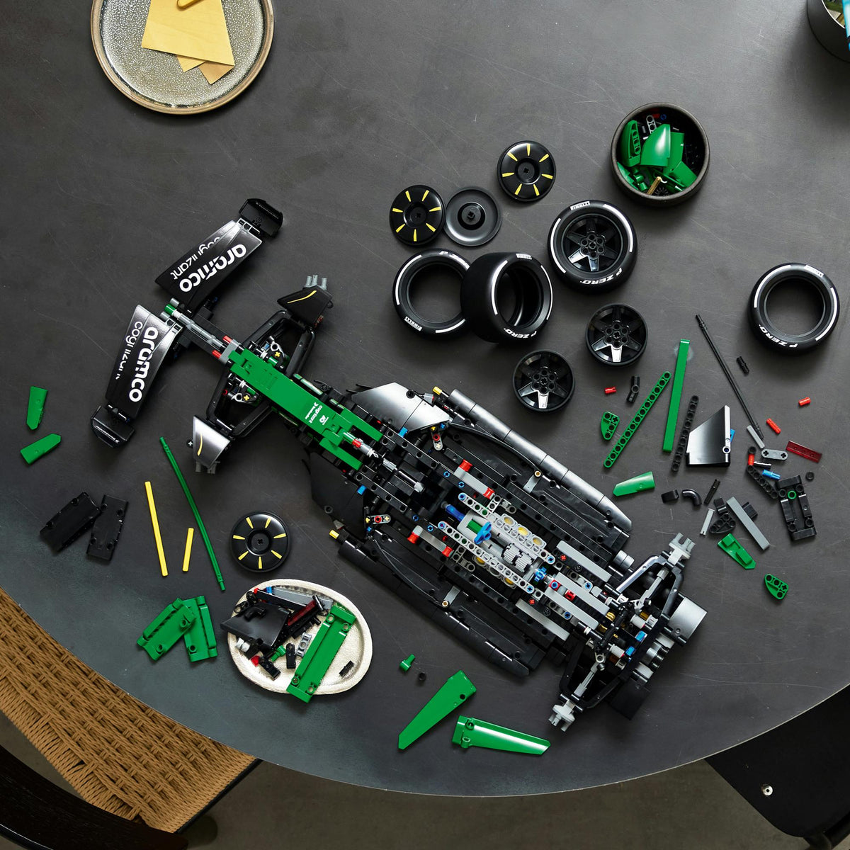 LEGO - Technic - Aston Martin Aramco AMR25 F1® Car (42240) LEGO