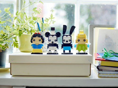 LEGO BrickHeadz 40622 – de fire figurer udstillet på en æske