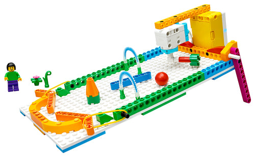 LEGO Education 45345 – SPIKE Essential – byggeeksempel med boldbane