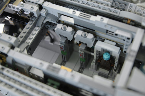 LEGO Star Wars 75331 – The Razor Crest – interiør under modellens aftagelige top
