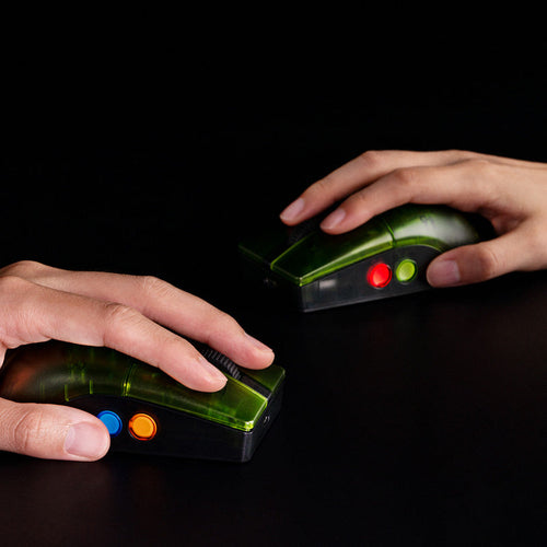 8BitDo Retro R8 Xbox Edition – trådløs PC-mus – Mus ved tastatur i brug