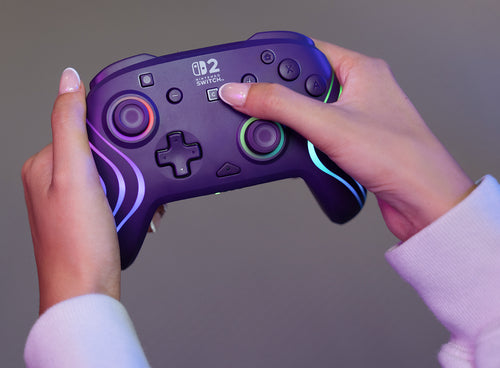 Turtle Beach Afterglow Wave Wireless – Switch, lilla – Controller i hænder