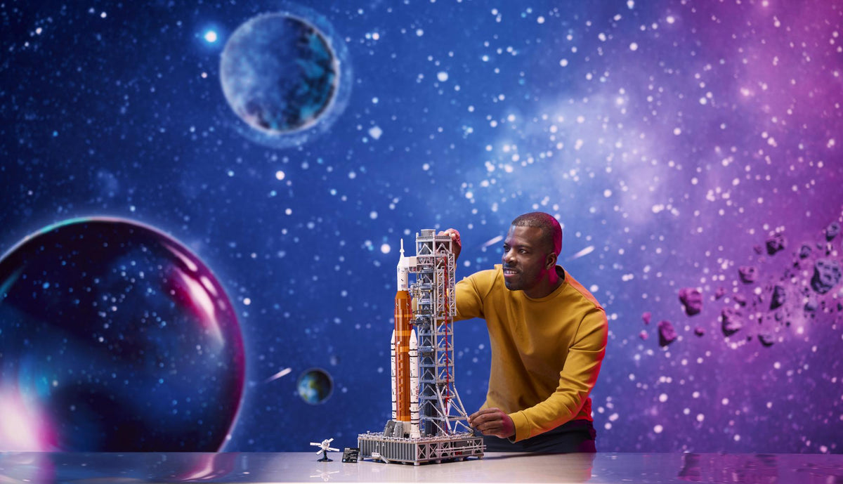 LEGO 10341 Icons NASA Artemis Launch Pad LEGO