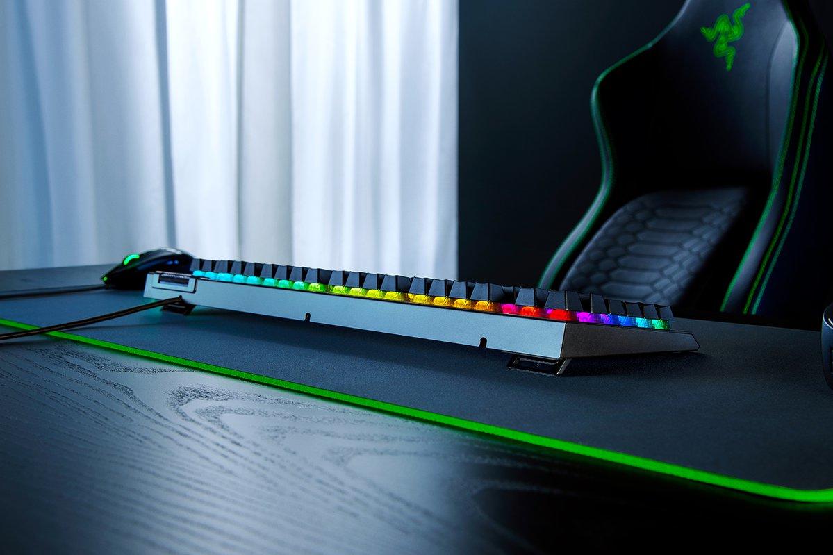 Razer - Blackwidow V4 X - Green Switch - Nordic Razer