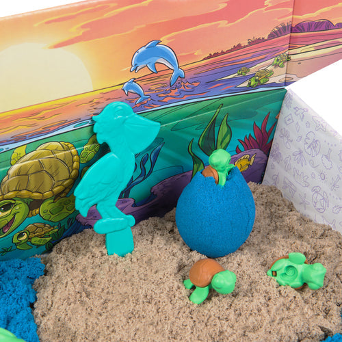 Kinetic Sand Turtle Beach – Sandsæt med skildpadde – 6069781 – illustration af færdigt sandlandskab