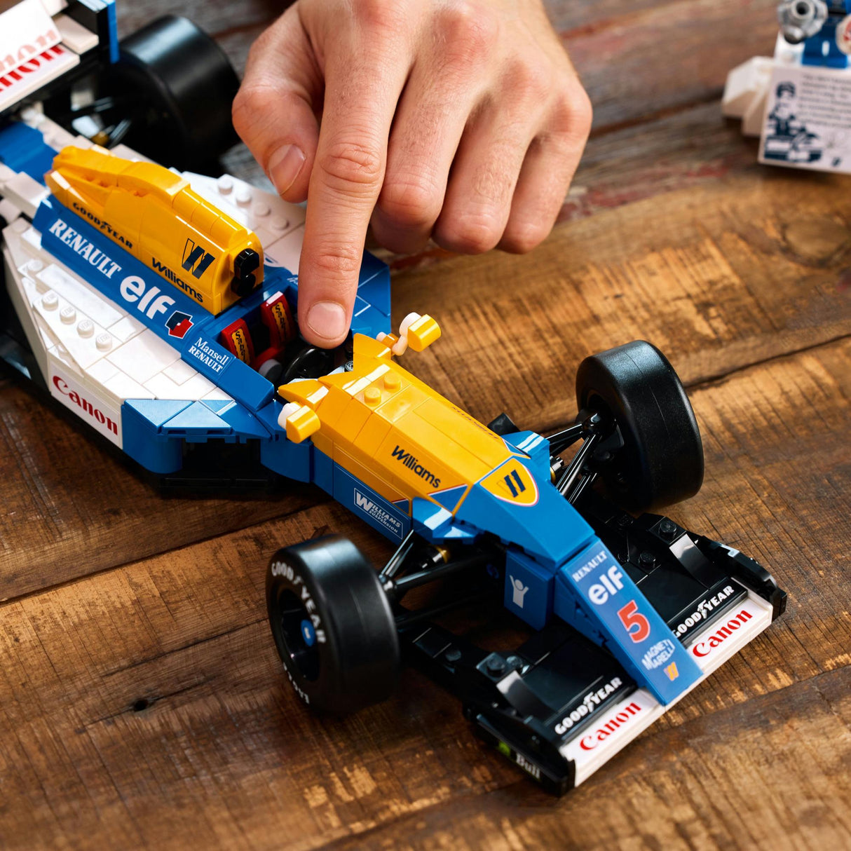 LEGO 10353 Icons Williams Racing FW14B with Nigel Mansell LEGO