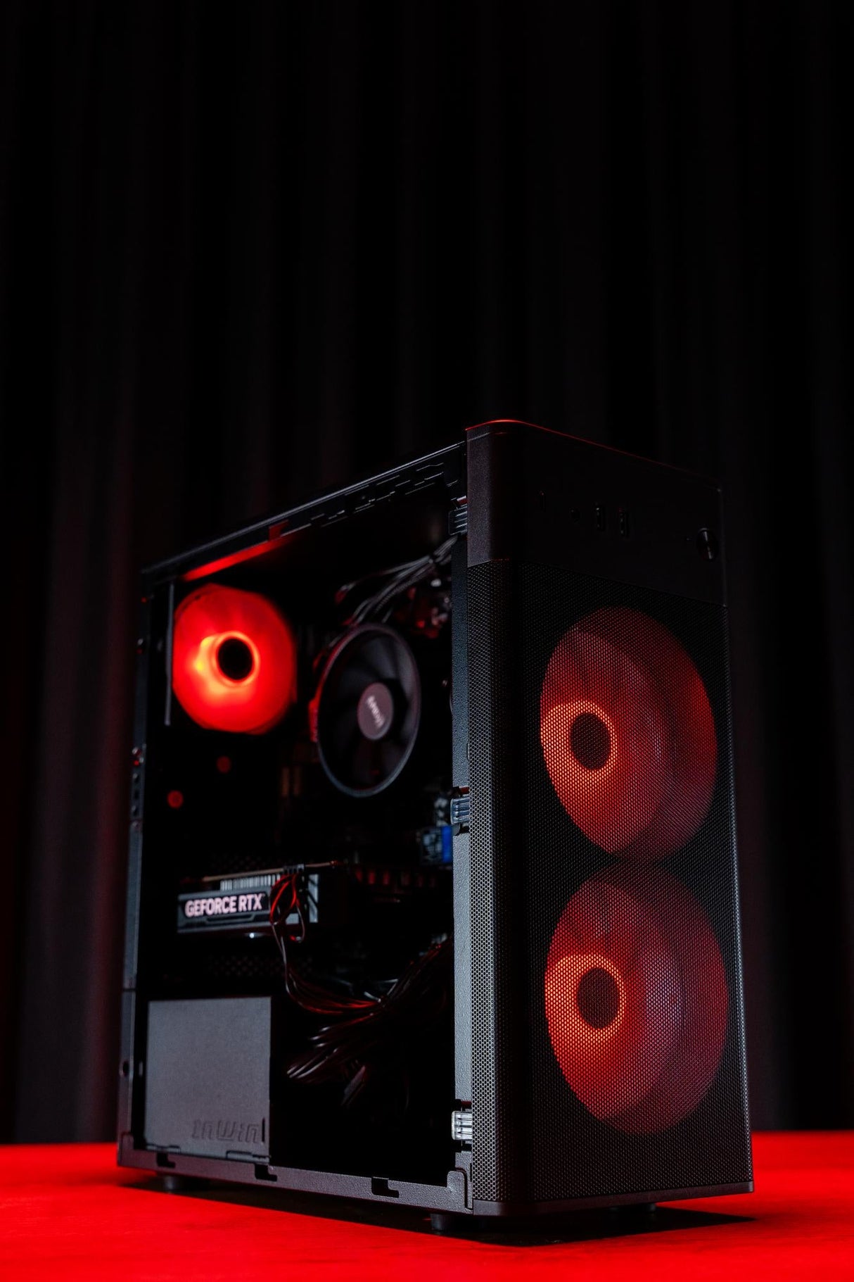 ERAZER Recon P45 MD35360 R5-5500 16 GB 1024GB NVIDIA GeForce RTX 4060 Windows 11 Home Medion