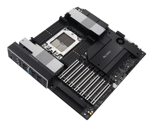 ASUS PRO WS WRX90E-SAGE SE set skråt ovenfra med sTR5-sokkel og PCIe-pladser