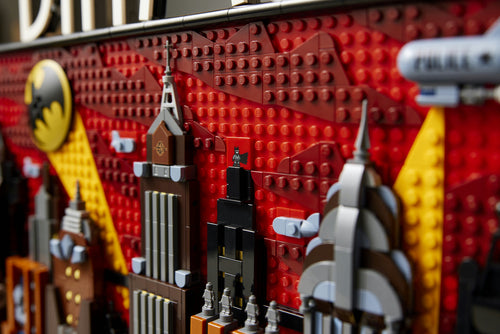LEGO Batman 76271 – Gotham City fra The Animated Series – bygningernes tage set tæt på