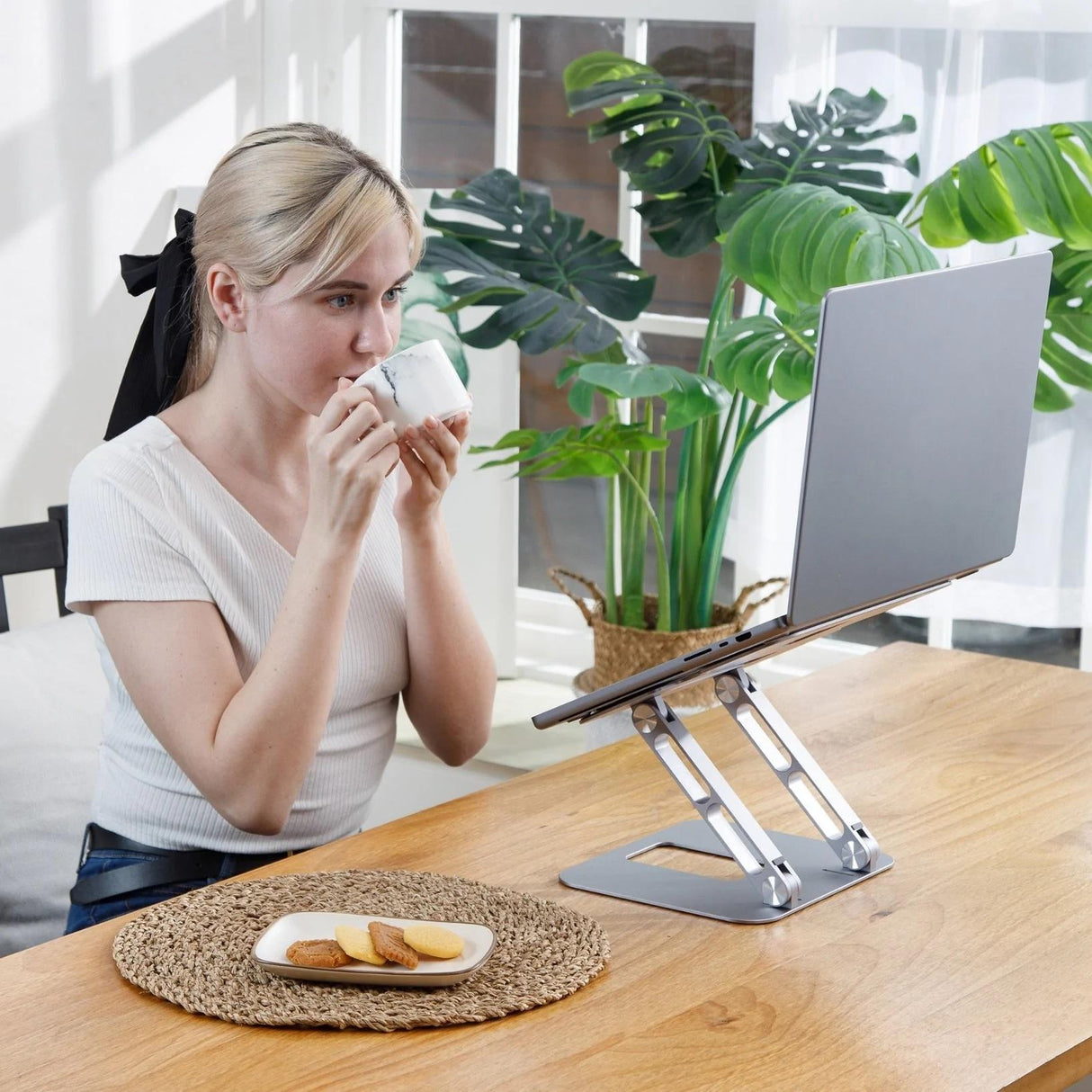 J5 MULTI-ANGLE LAPTOP STAND J5