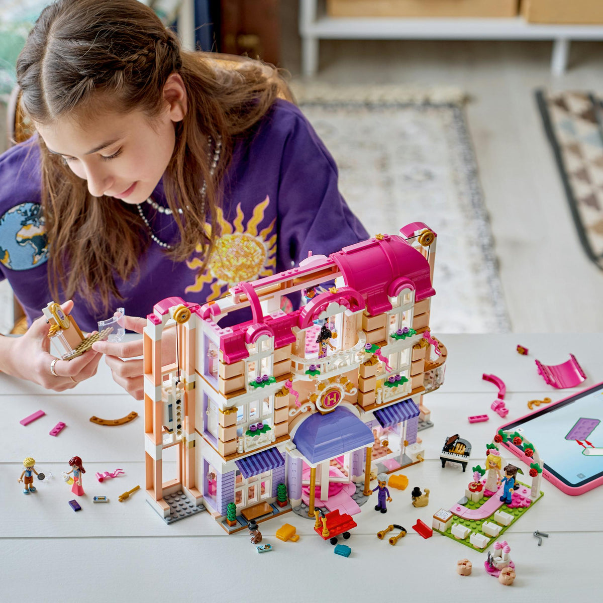 LEGO - LEGO Friends - Heartlake City Grand Hotel (42704) LEGO
