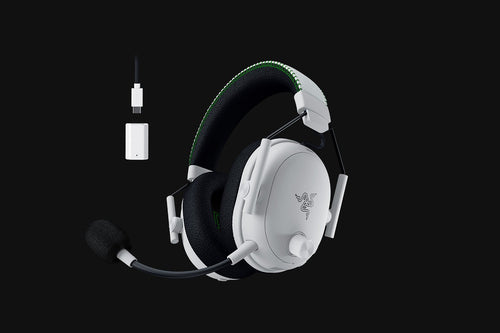 Razer BlackShark V3 Pro – Xbox – Trådløst headset – Hvid – headset sammen med USB-modtager
