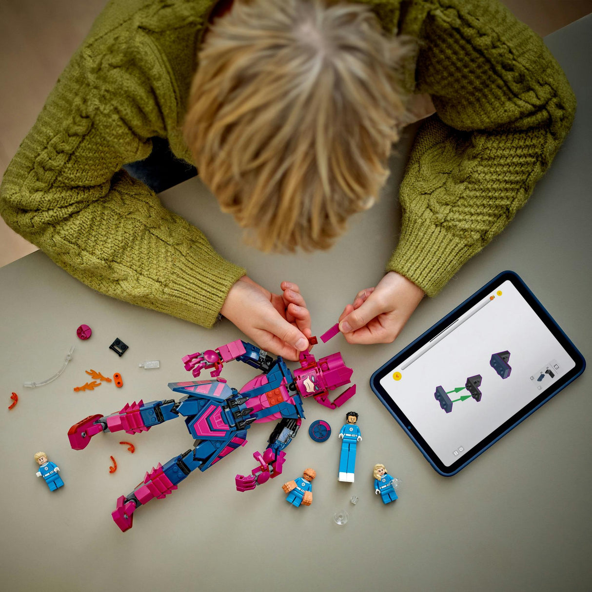 LEGO 76316 Marvel Super Heroes Fantastic Four vs. Galactus building figure LEGO