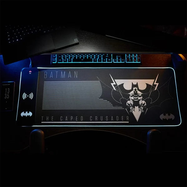 Numskull Batman - Oversize Gaming Måtte & Mobil oplader