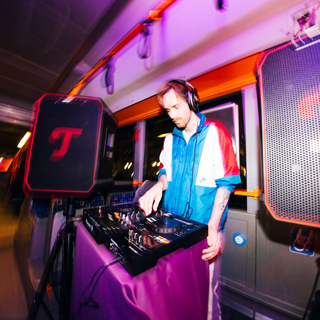 Teufel ROCKSTER NEO wireless bluetooth Speaker black red