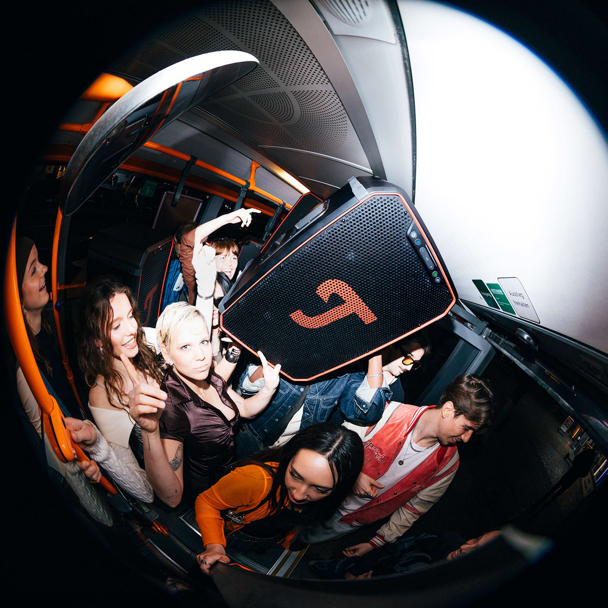 Teufel ROCKSTER NEO wireless bluetooth Speaker black red