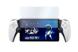 Nacon – skærmbeskytter til PlayStation Portal – produkt i brug, øvrigt udstyr er illustration