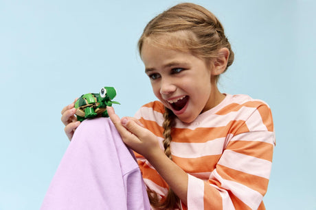 LEGO - LEGO Creator - Turtle with a Water Lily Flower (31377) LEGO