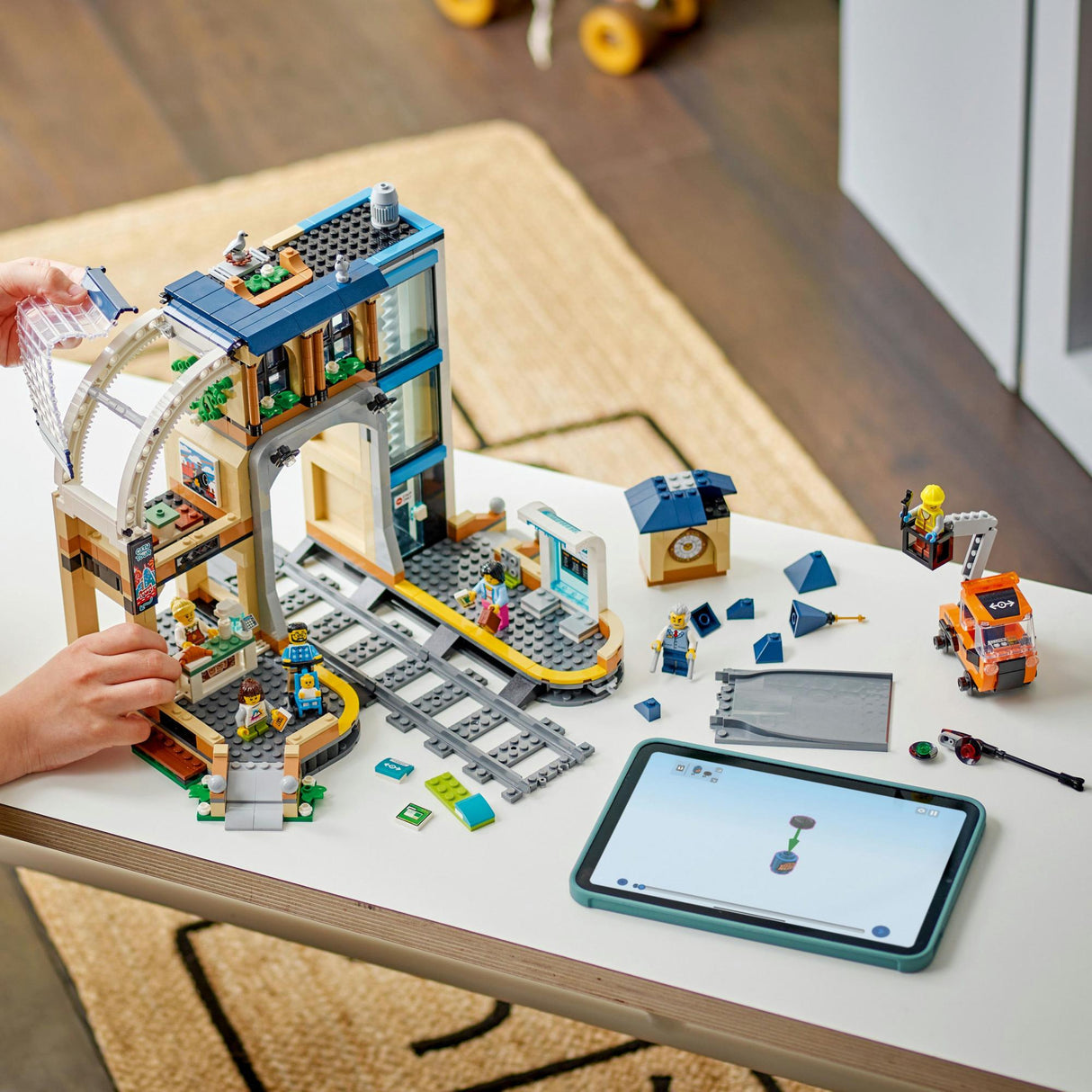 LEGO 60469 City Central Station LEGO