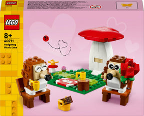 LEGO 40711 Iconic Hedgehog and her Picnic Date LEGO