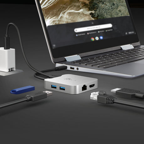 j5create JCD391-N – 4K60 USB-C multiport-adapter – USB-udstyr ved laptop som eksempel