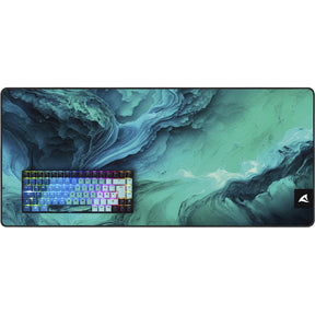 Blåt og turkist Sharkoon SGK50 S3 Ultimate Rev2 tastatur med matchende ocean-musemåtte