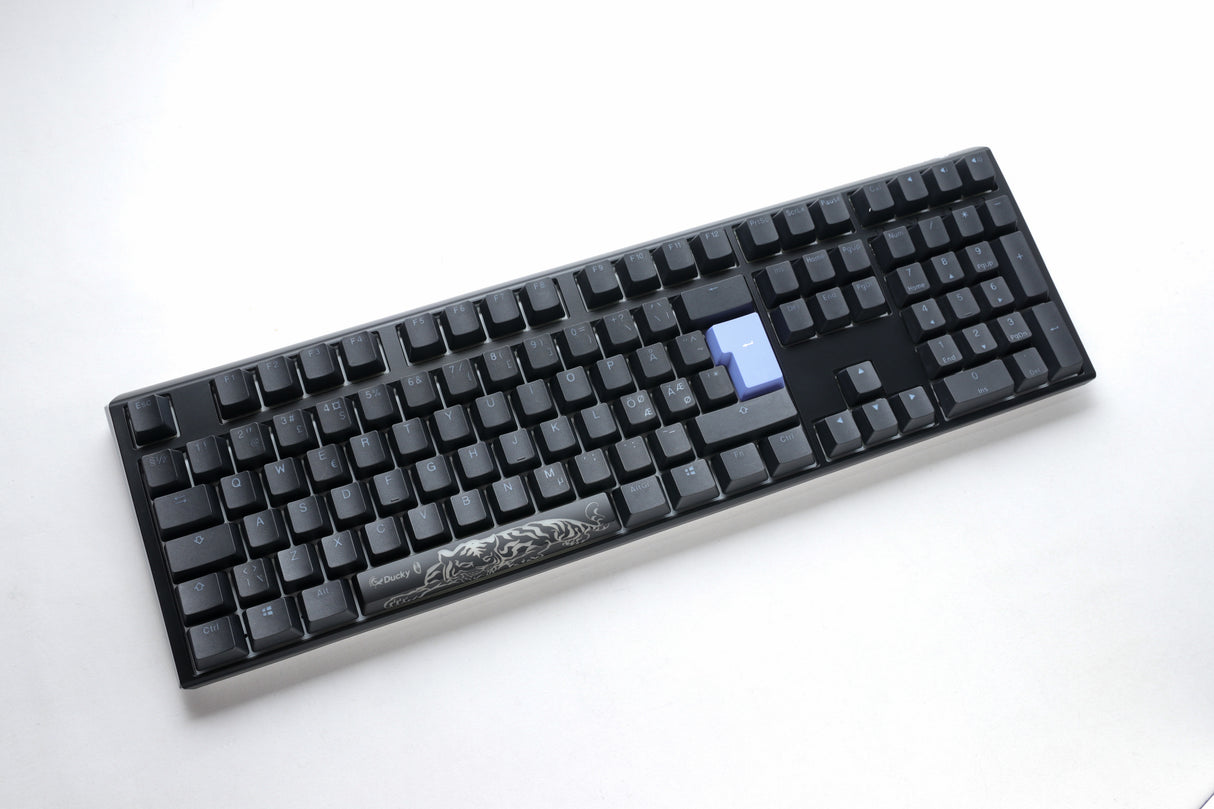 Ducky One 3 – Klassisch Schwarz/Weiß Nordic – Fullsize – Kirschblau