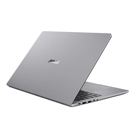 ASUS ExpertBook P3 G1 P3606CCA-MB0394 – set skråt forfra (vinkel 3); tastaturlayout illustrativt