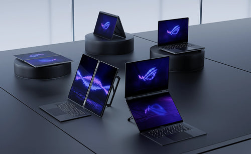 ASUS ROG Zephyrus Duo GX651AR-SR042W – vist i en samlet opsætning (vinkel 2); tastaturlayout illustrativt