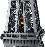 LEGO Icons 10307 – Eiffeltårnet – nærbillede af elevator og krydsafstivninger
