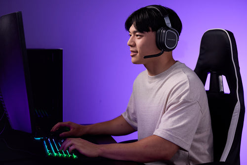 Turtle Beach Stealth 700 Gen 3 – trådløst PC-headset, sort – Spiller med headset