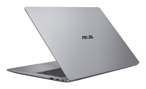 ASUS ExpertBook P5 G2 PM5606CGA-SH0188X – set skråt forfra (vinkel 4); tastaturlayout illustrativt