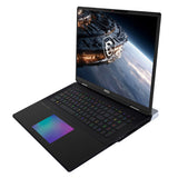 MSI Titan 18 HX A2WJ-1410FRY – skærm og kabinet fra siden