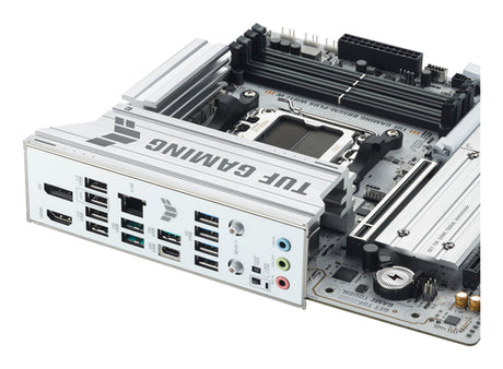 ASUS TUF GAMING B850M-PLUS WIFI7 W – skråt ved bagpanelet