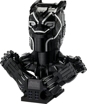 LEGO Marvel 76215 – Black Panther – bygget Black Panther-model med krydsede hænder og stand