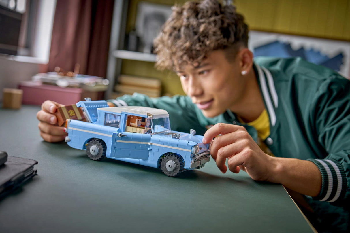 LEGO - Harry Potter TM - Enchanted Flying Ford Anglia (76470) LEGO