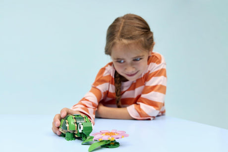 LEGO - LEGO Creator - Turtle with a Water Lily Flower (31377) LEGO