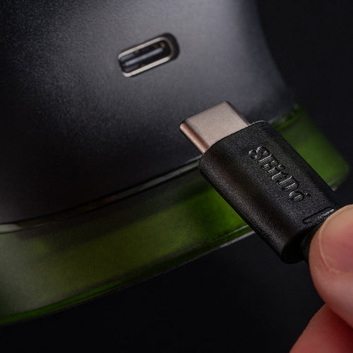 8BitDo Retro R8 Xbox Edition – trådløs PC-mus – USB-C-kabel tilsluttes