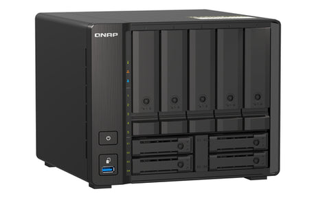 QNAP TS-h973AX-8G – skråt forfra