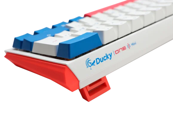 Ducky One 3 – Classic Black / White Nordic – SF 65 % – Cherry Silent Red