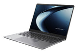 ASUS ExpertBook P3 PM3406CKA-LY0095X Copilot+ PC – set skråt forfra (vinkel 3); tastaturlayout illustrativt